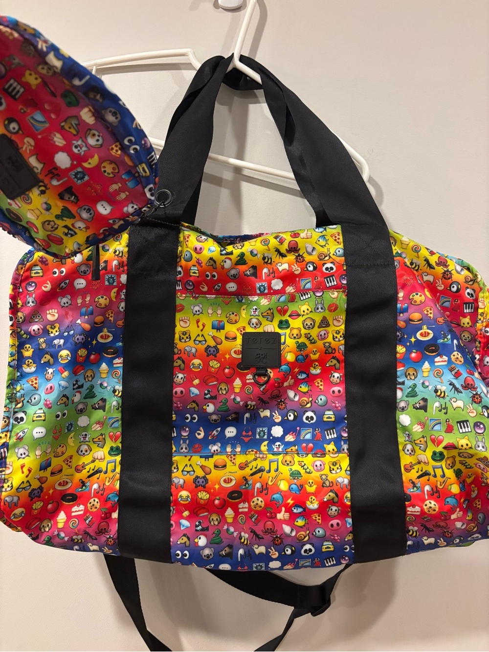 Terez x Go! SAC Emoji Rainbow Duffel Bag & Pouch Lightweight Packable NWOT Strap - Picture 3 of 9